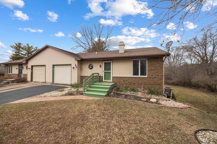 Property Photo: 425 North Wright Road WI 53546