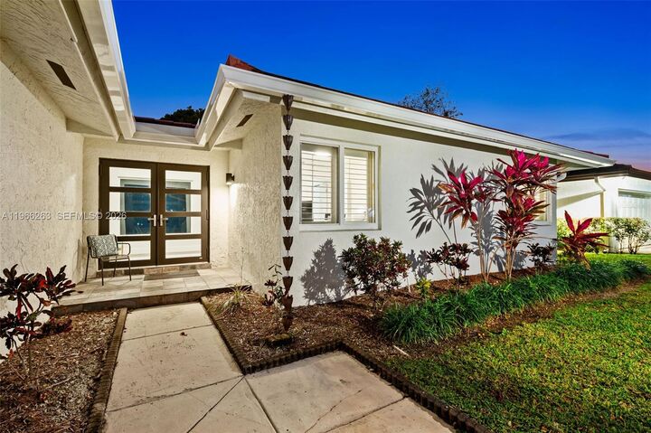 Property Photo: 12020 SW 93rd St FL 33186