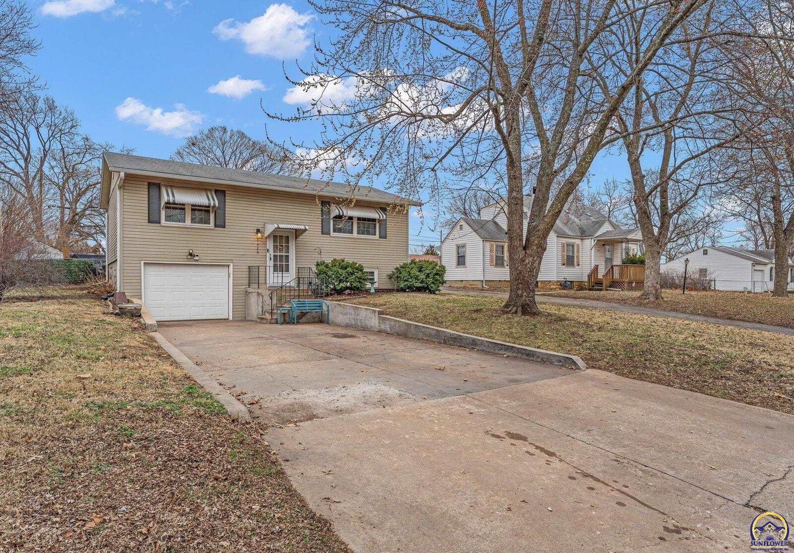 Property Photo:  3020 SE Colorado Ave  KS 66605 