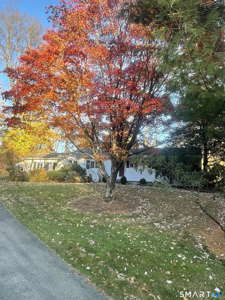 Property Photo:  20 Arrowhead Road  CT 06897 