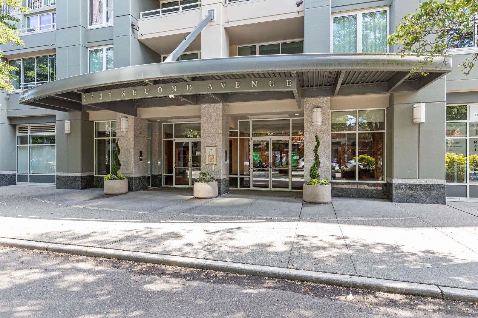 Property Photo: 2600 2nd Ave #504 WA 98121