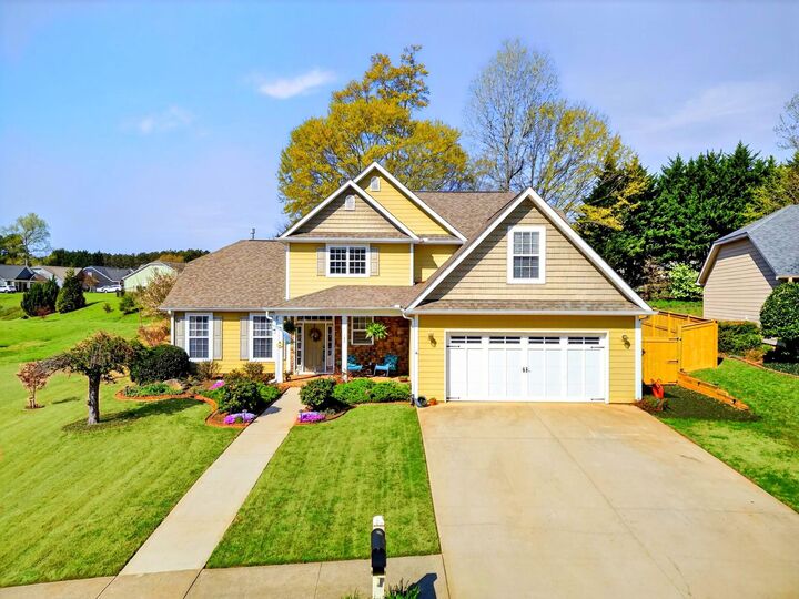 Property Photo:  122 Hidden Springs Lane  SC 29687 