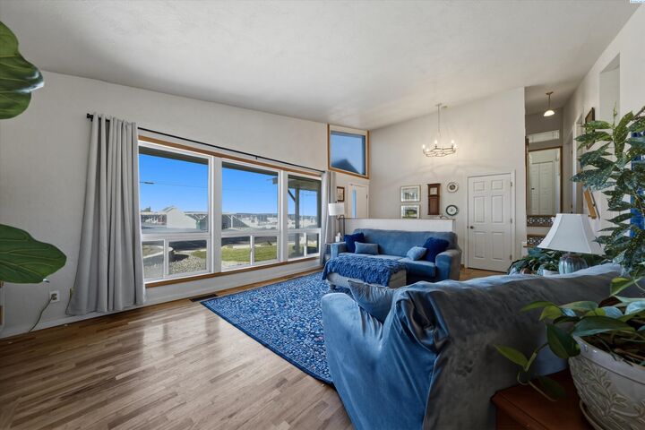 Property Photo:  912 N Neel St.  WA 99336 