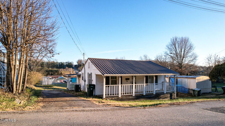 Property Photo:  109 Chapel Street  TN 37743 