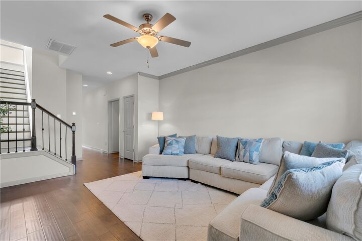 Property Photo: 302 Phillips Drive SC 29670