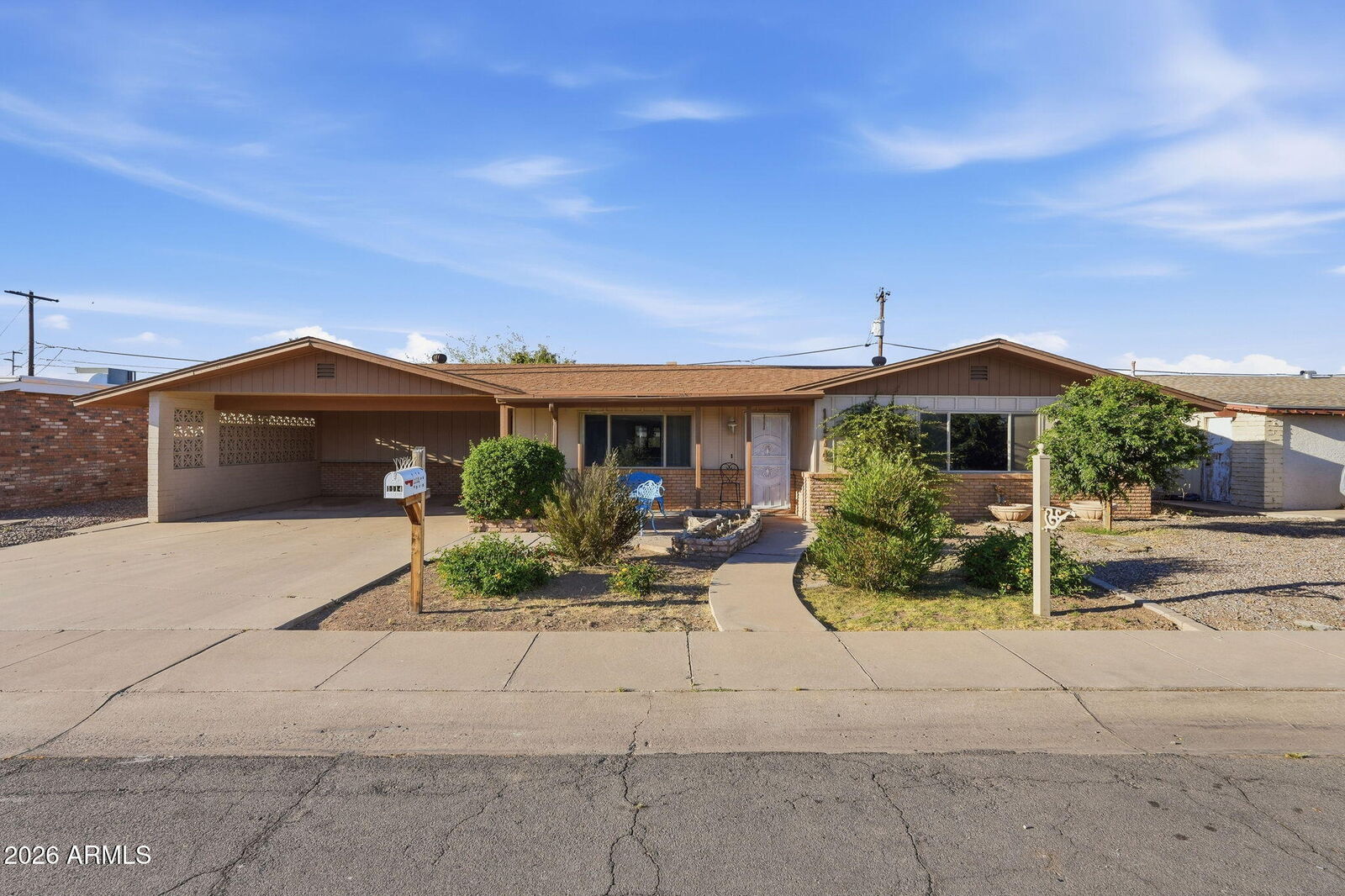 Property Photo:  1114 E 9th Place  AZ 85122 