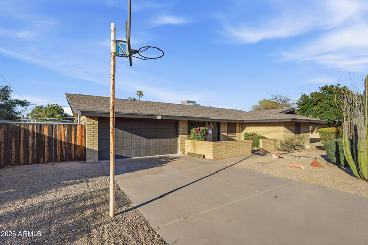 Property Photo:  3830 E Shangri La Road  AZ 85028 
