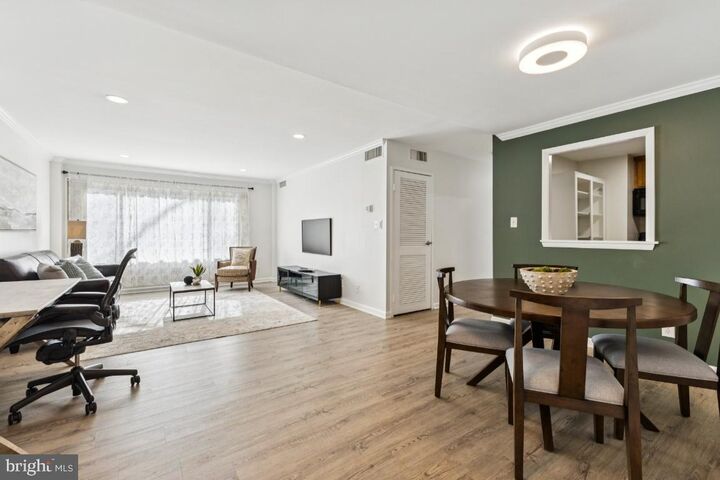 Property Photo:  10570 Main Street 202  VA 22030 