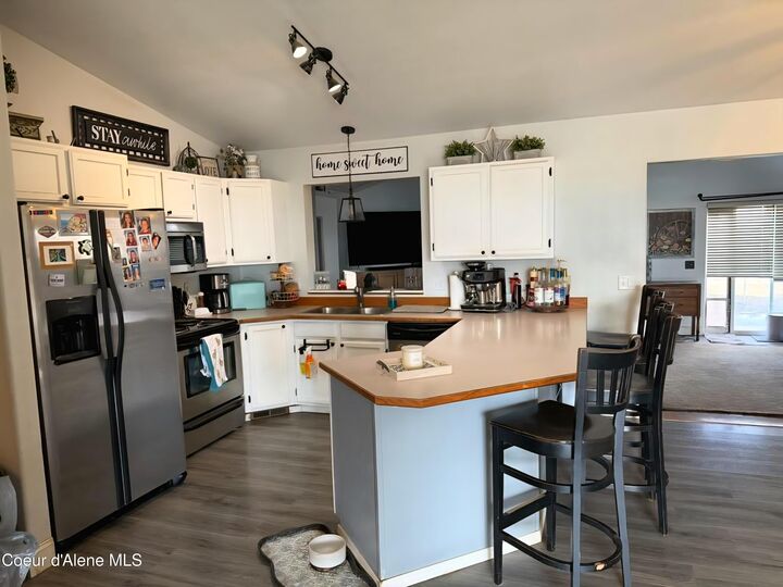 Property Photo:  906 E Glacier Peak Dr  ID 83854 