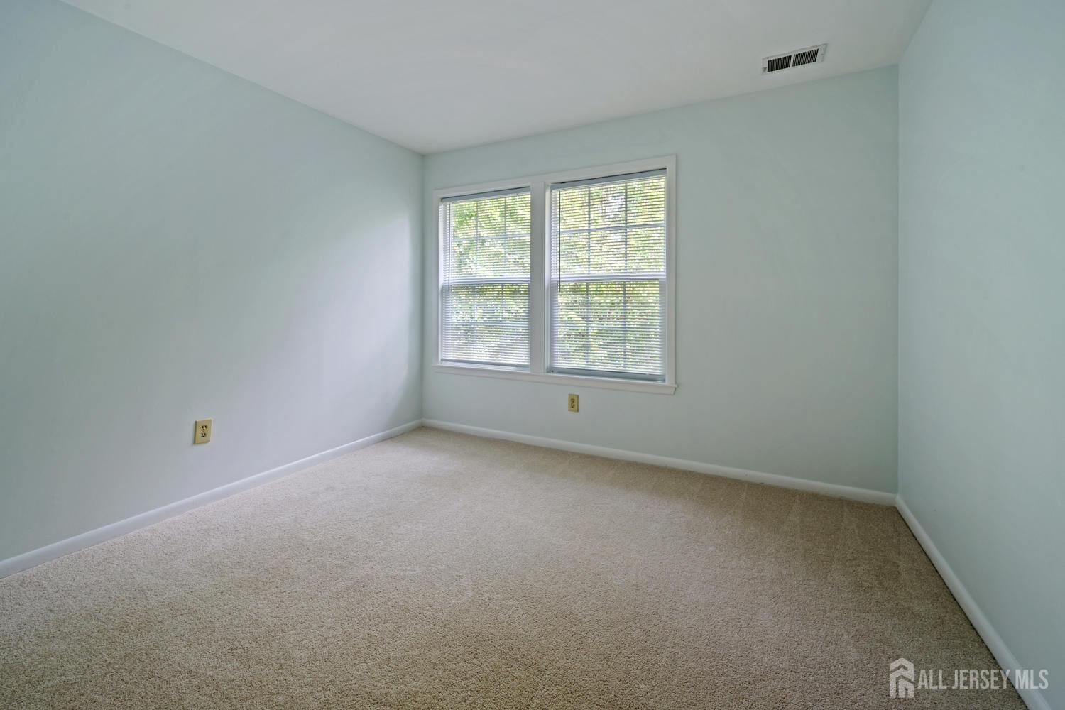 Property Photo:  103 Sequoia Court 11  NJ 08540 