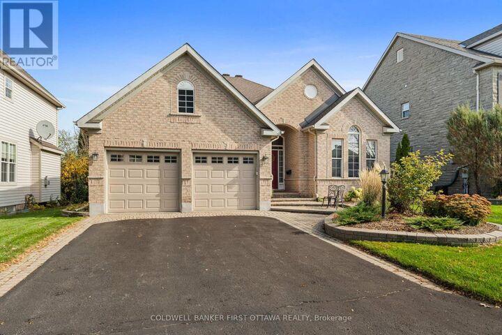 Property Photo: 19 Fencerow Way ON K2J 4X8