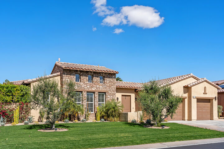 Property Photo:  4 Via Santo Tomas Drive  CA 92270 