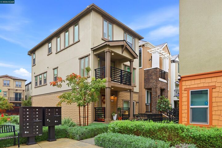 Property Photo:  2840 Saltpond Cmn  CA 94550 