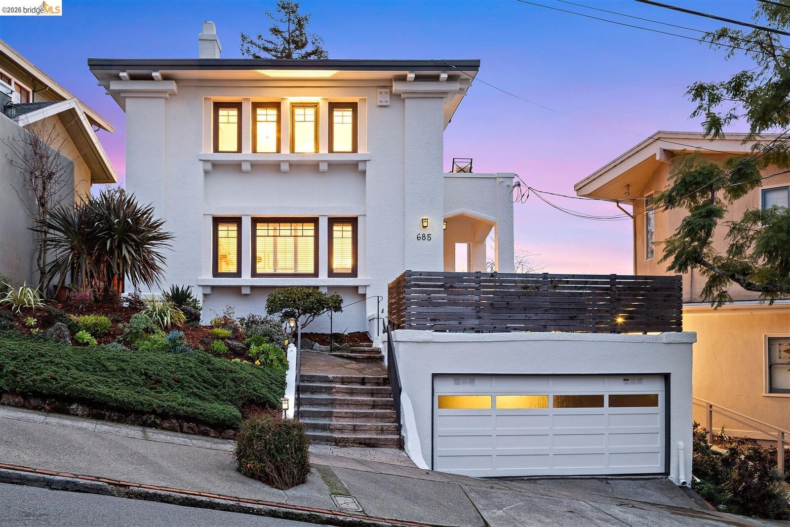 Property Photo: 685 Calmar Ave CA 94610