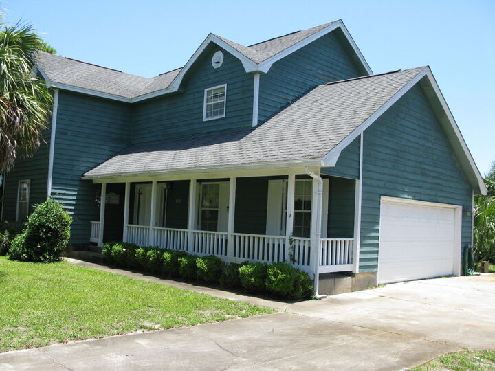 Property Photo: 700 Sailfish Drive FL 32548