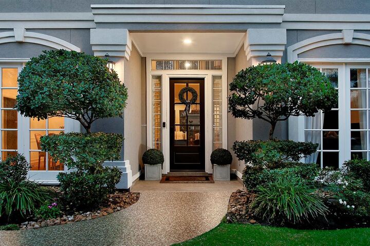 Property Photo: 2 Graceful Elm Court TX 77381