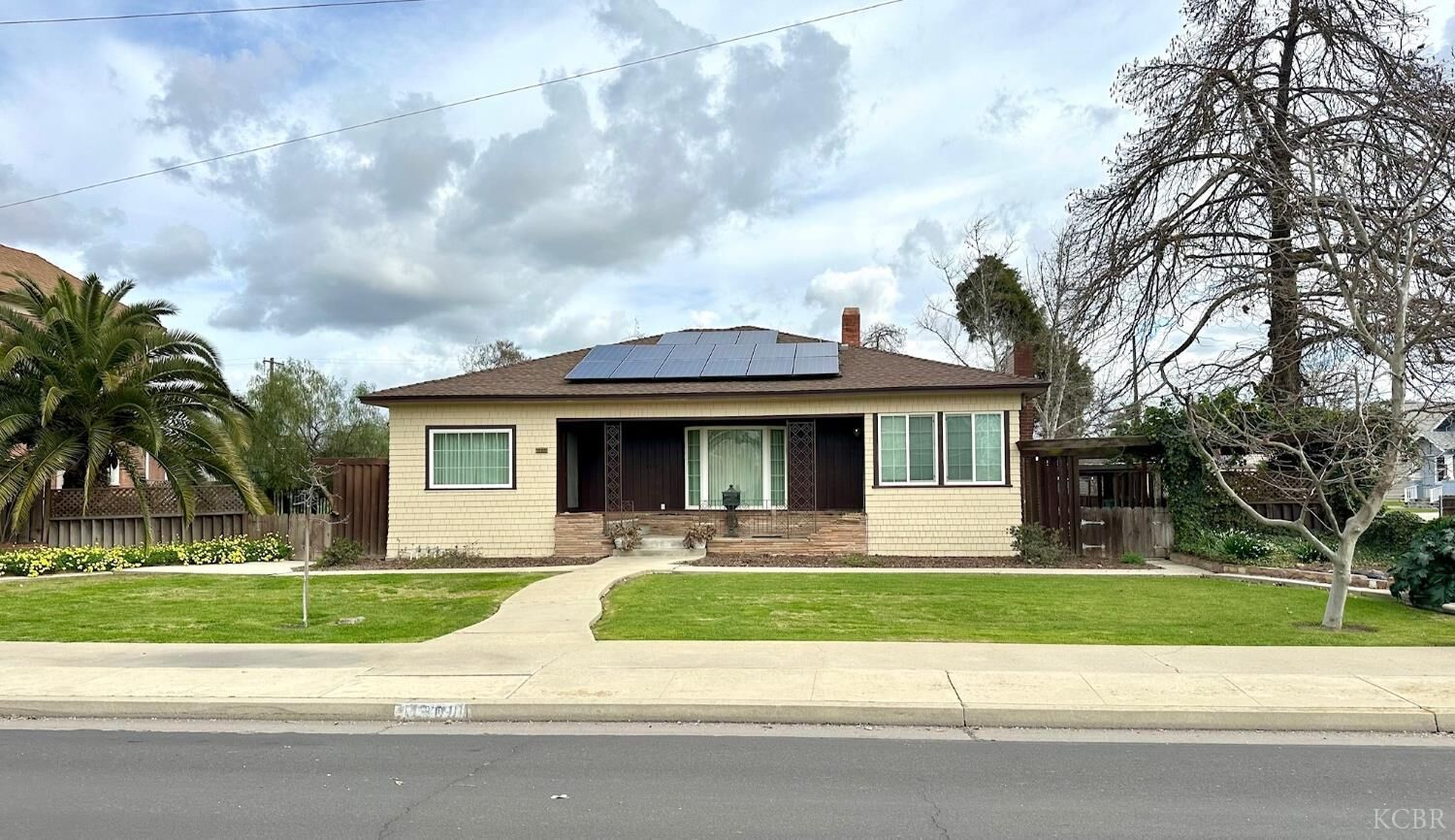 Property Photo:  1301 N Douty Street  CA 93230 