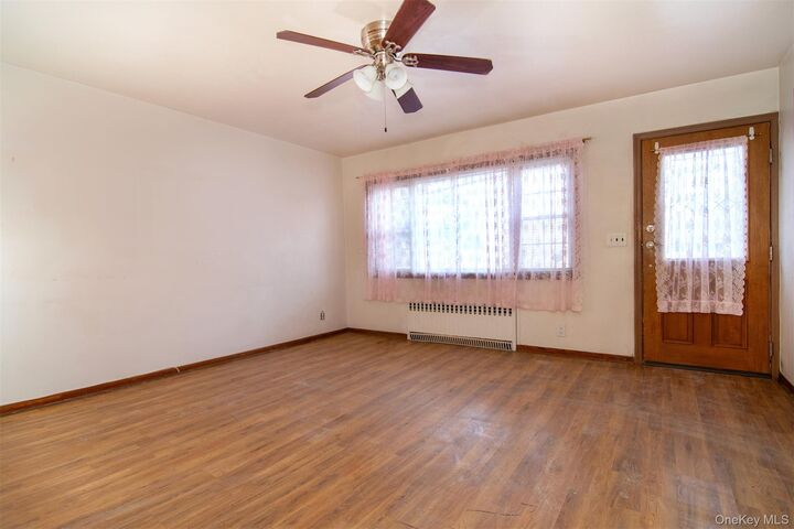 Property Photo:  16 Ogden Avenue  NY 10522 