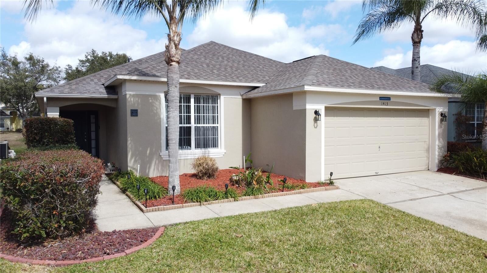 Property Photo: 1413 Park Place FL 33844