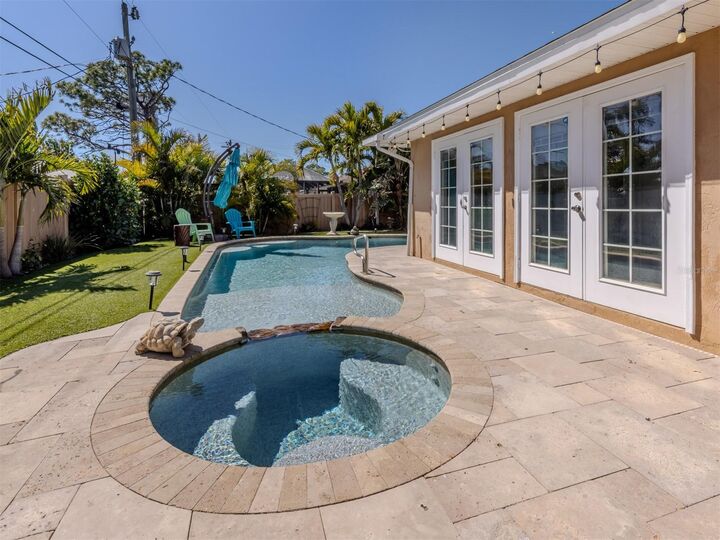 Property Photo:  1191 Southland Road  FL 34293 