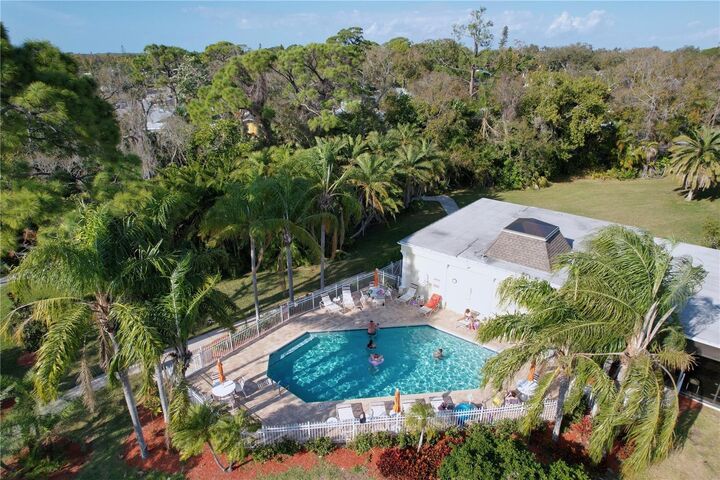 Property Photo:  11273 Kapok Grand Circle  FL 33708 
