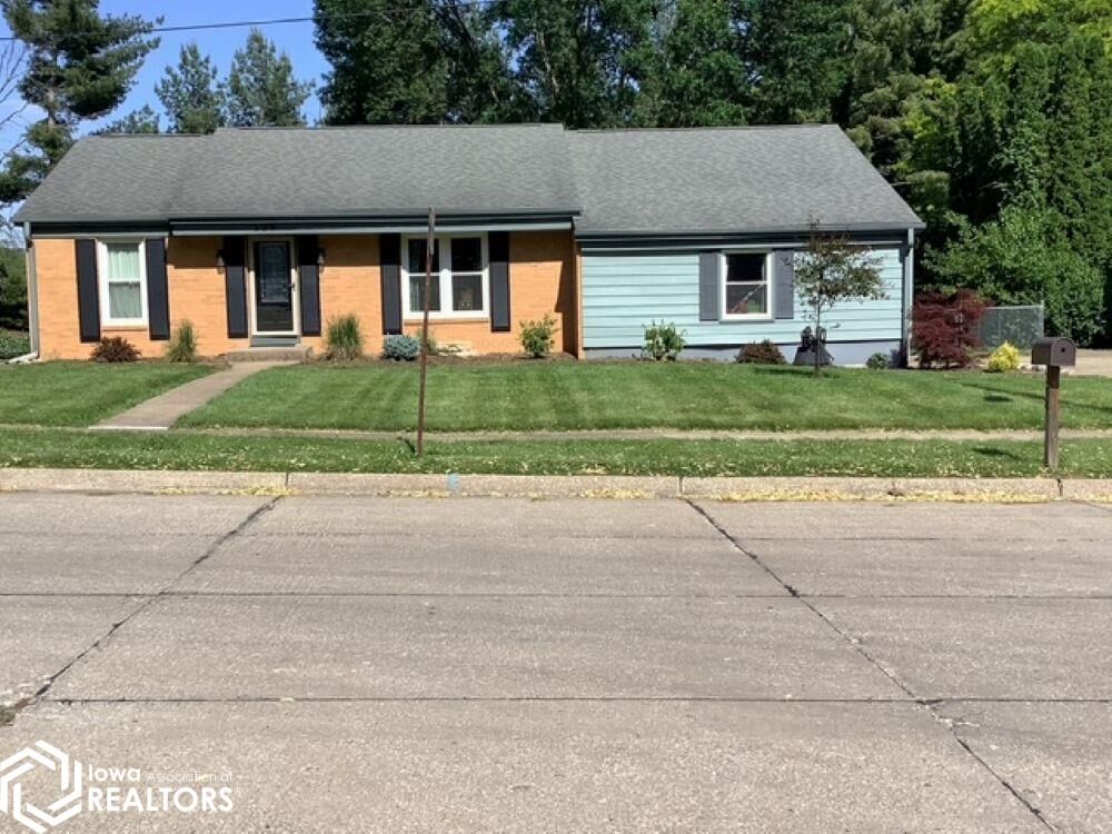 Property Photo: 308 Sunrise Lane IA 52601