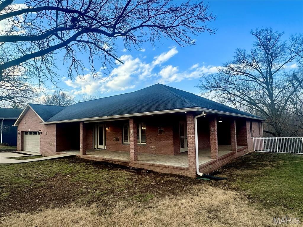 Property Photo: 203 Lakeside Drive IL 62010