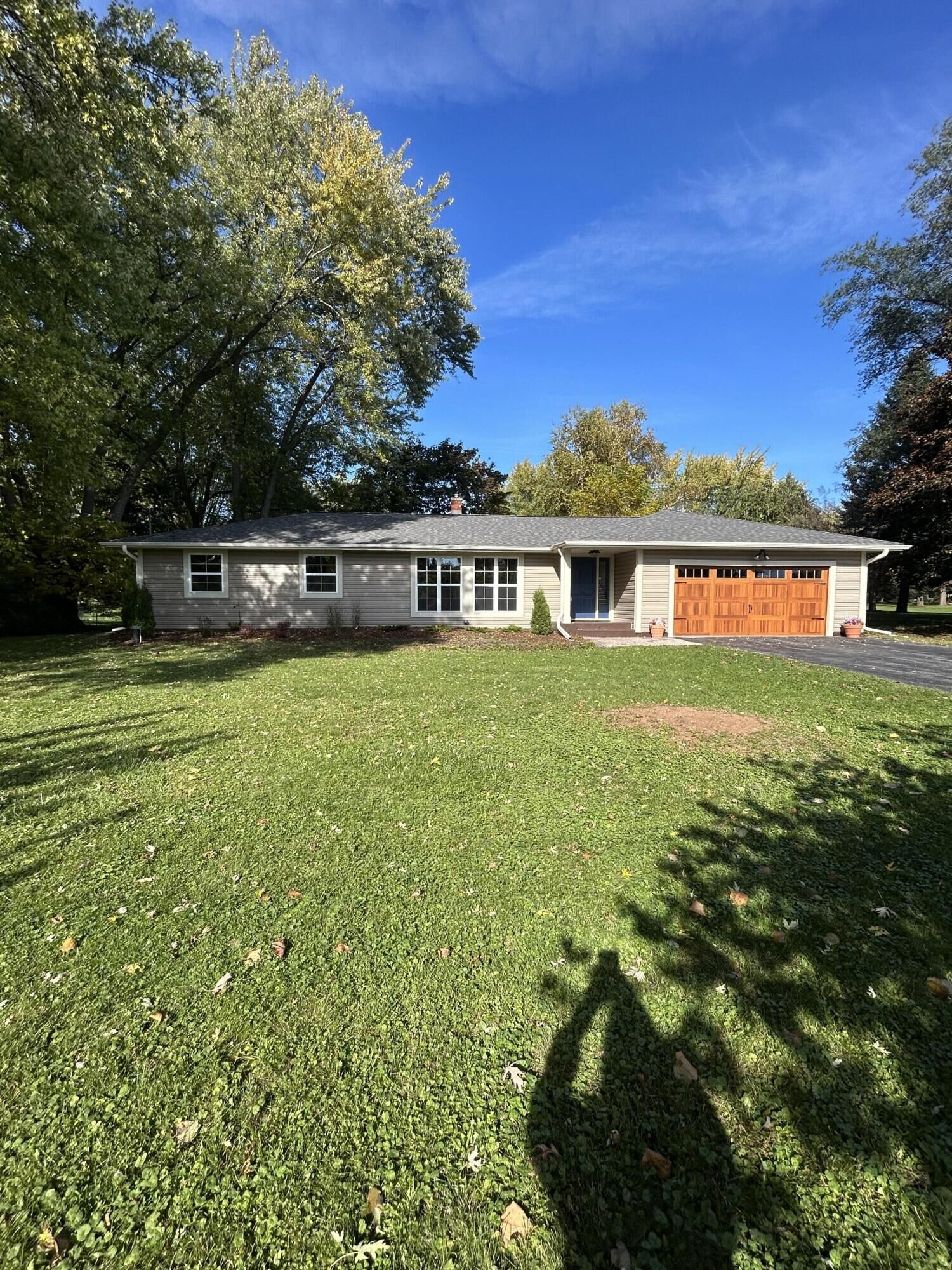 Property Photo:  N35w28682 Old North Shore Dr  WI 53072 