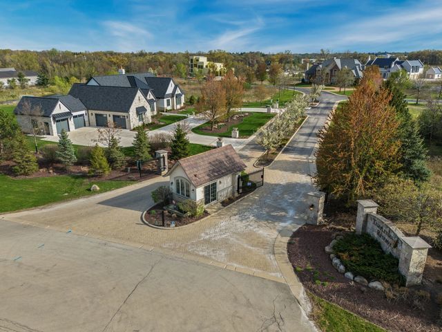 Property Photo: 17 Templeton Court IL 60523