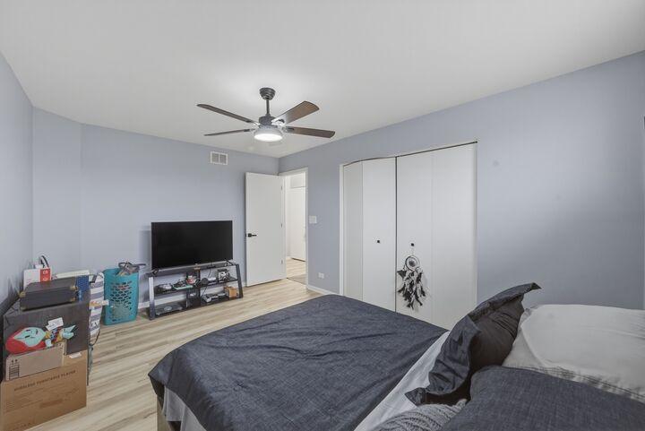 Property Photo: 541 Heritage Drive IL 60543