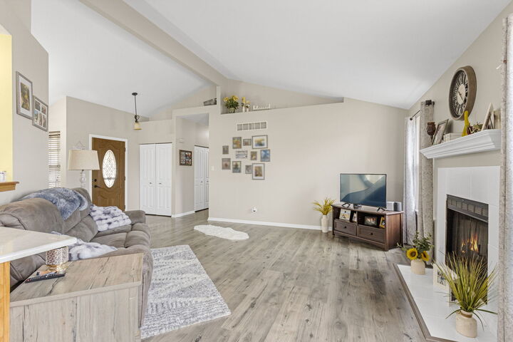 Property Photo:  4511 Skylark Lane  IL 60586 