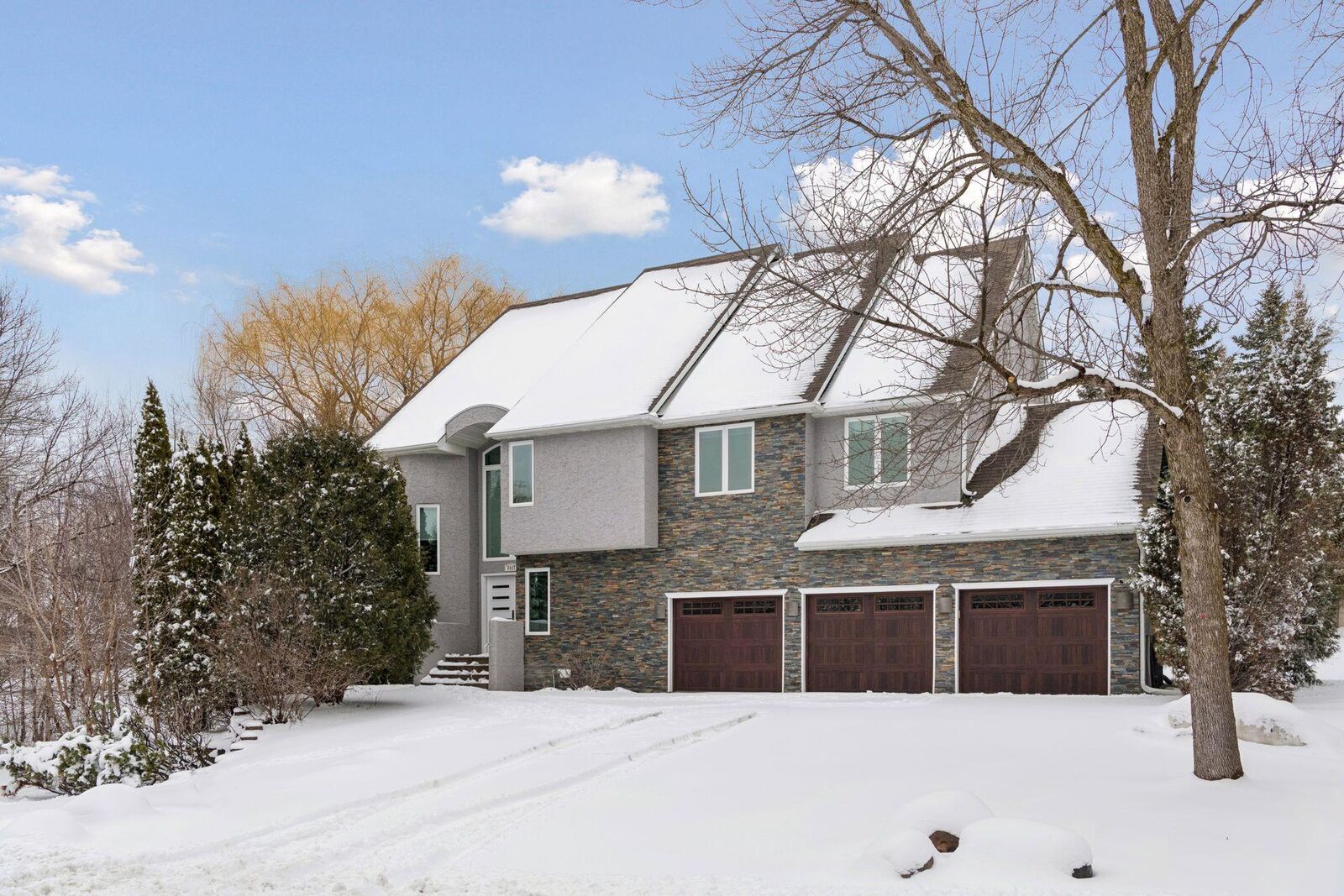 Property Photo:  2427 Emerald Trail  MN 55305 