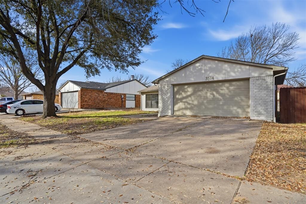 Property Photo:  3514 Brookhurst Lane  TX 76014 