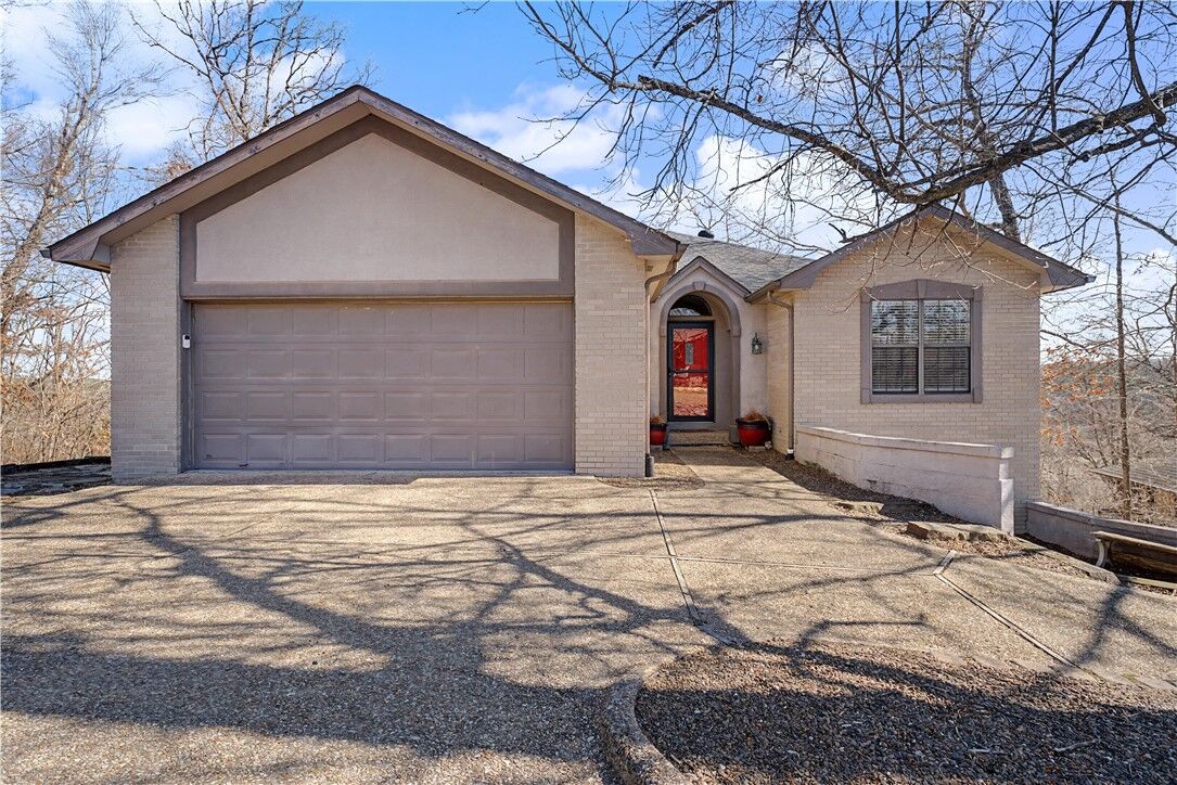 Property Photo: 13 Blenheim Lane AR 72715