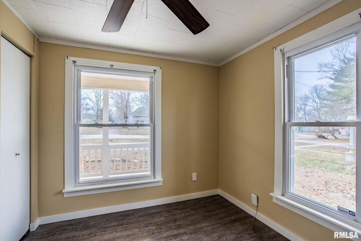 Property Photo:  610 E Illinois Avenue  IL 62918 