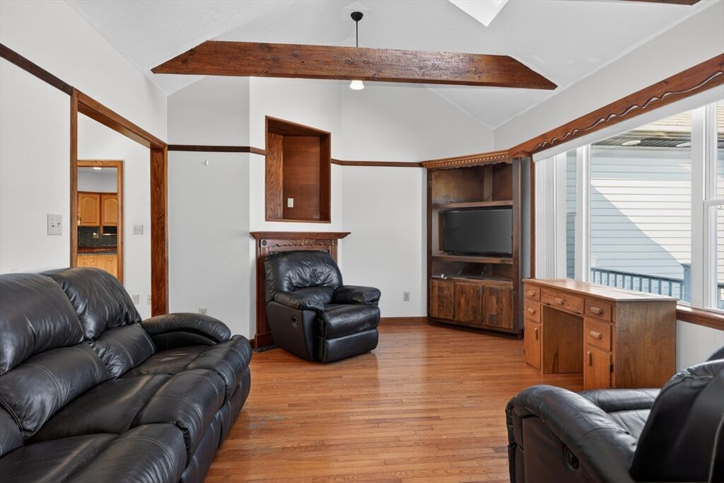 Property Photo:  1-2-3-4 Glendale Rd  MA 01749 