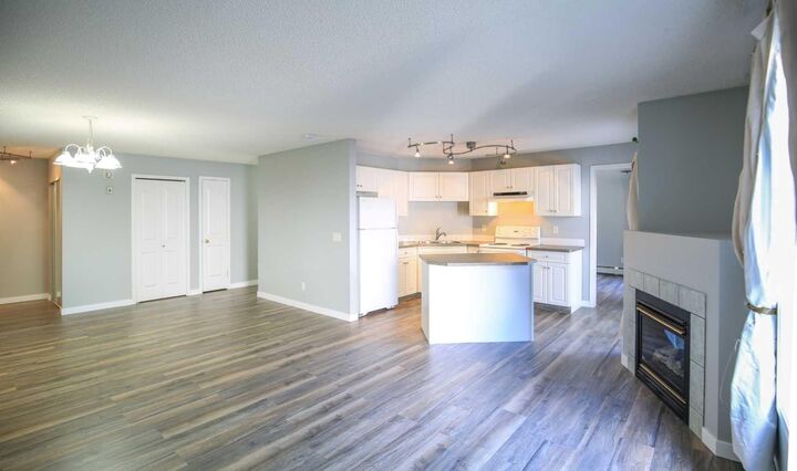 Property Photo: 5202 Valleyview Park SE 202 AB T2B 0K9