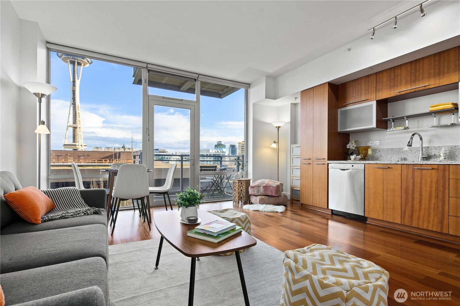 Property Photo:  2911  2nd Avenue 810  WA 98121 