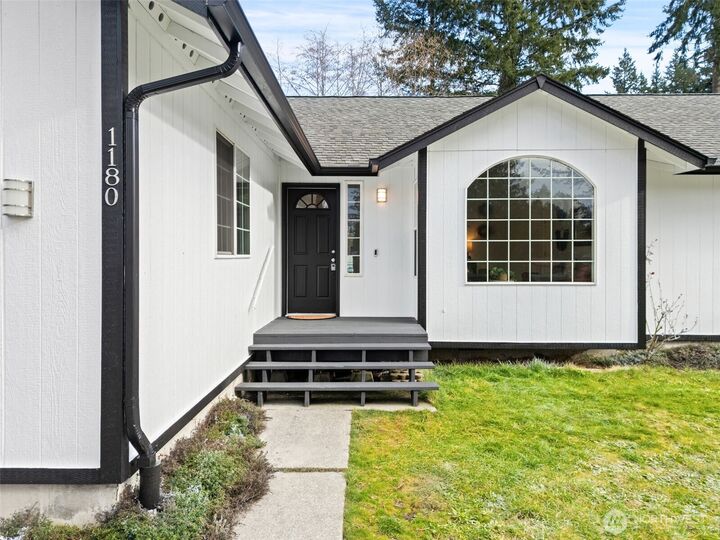 Property Photo:  1180 E Trails End Drive  WA 98528 