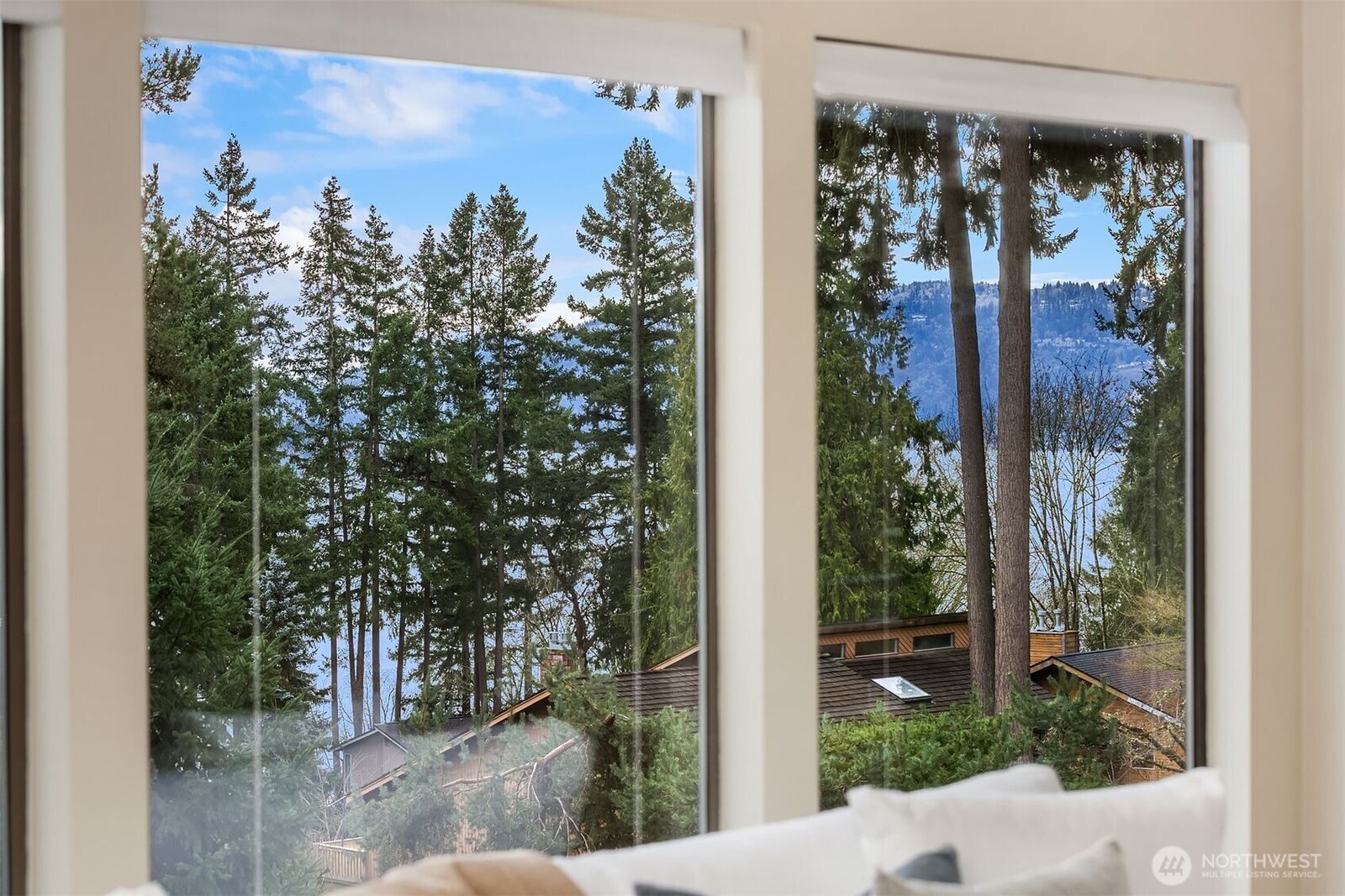 Property Photo: 18430 NE 15th Place WA 98008