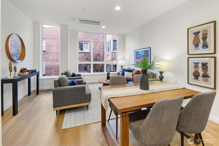 Property Photo:  318 C  Bellevue Avenue E  WA 98102 