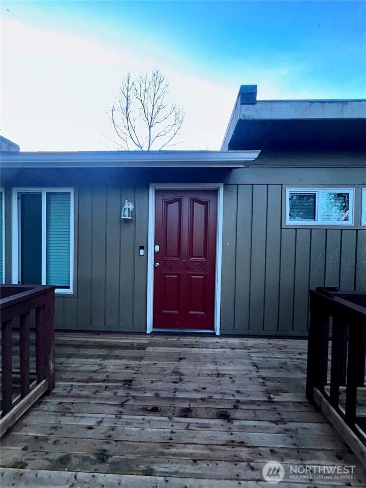 Property Photo: 118 140th Street SW WA 98208