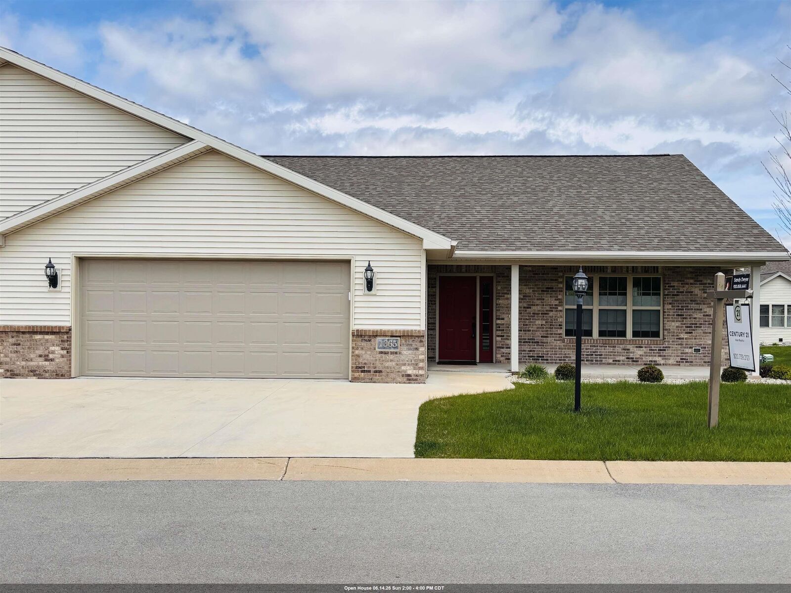 Property Photo:  1365 Candlelight Lane  WI 54937-7538 