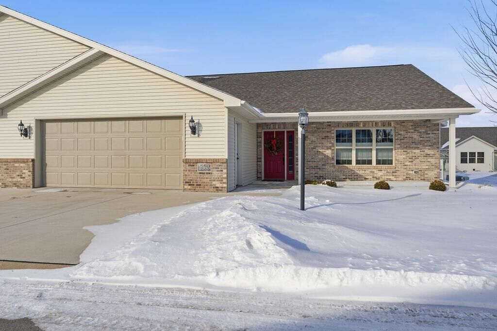 Property Photo:  1365 Candlelight Lane  WI 54937-7538 