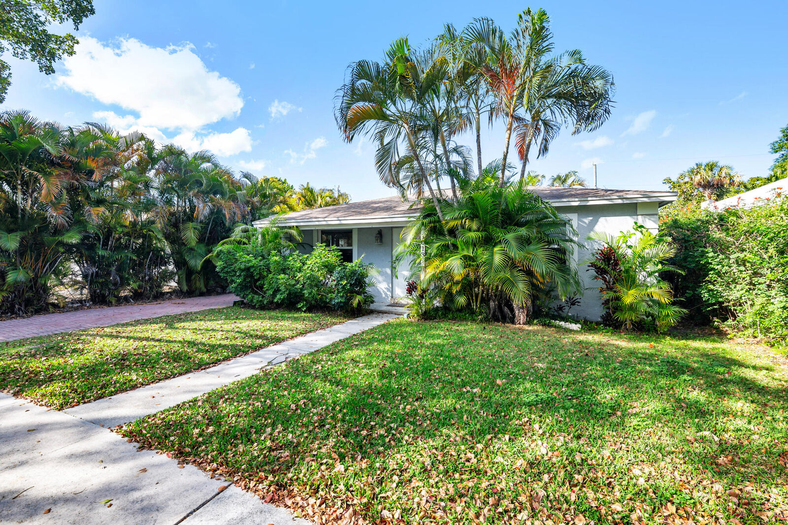 Property Photo: 1013 Upland Road FL 33401