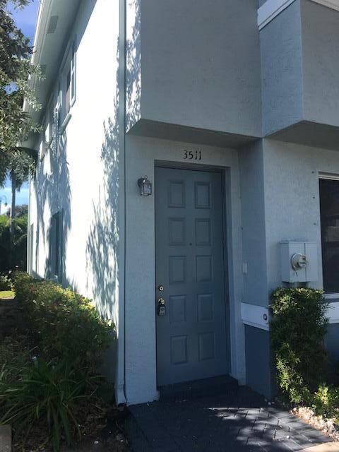 Property Photo:  3511 Sonoma Drive  FL 33404 