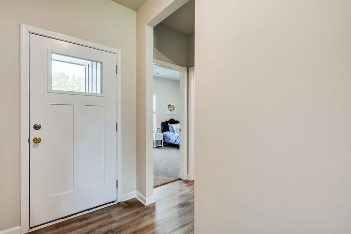 Property Photo: 1002 N Forestview Ct KS 67235