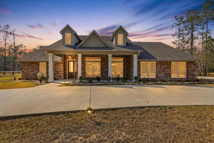 Property Photo: 12812 Beaverbrook TX 77657