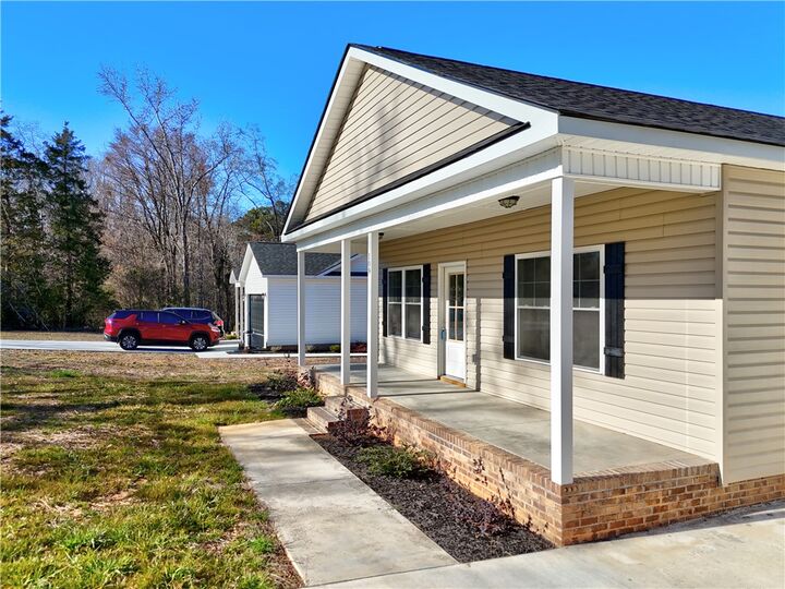 Property Photo:  109 Simpson Street  SC 29655 