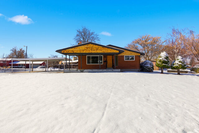 1358 E Maplewood Dr